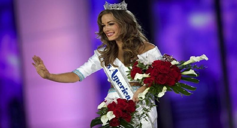 Miss Georgia Betty Cantrell is Crowned Miss America 2016 