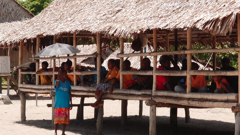 Horau Hururu Community Locals 