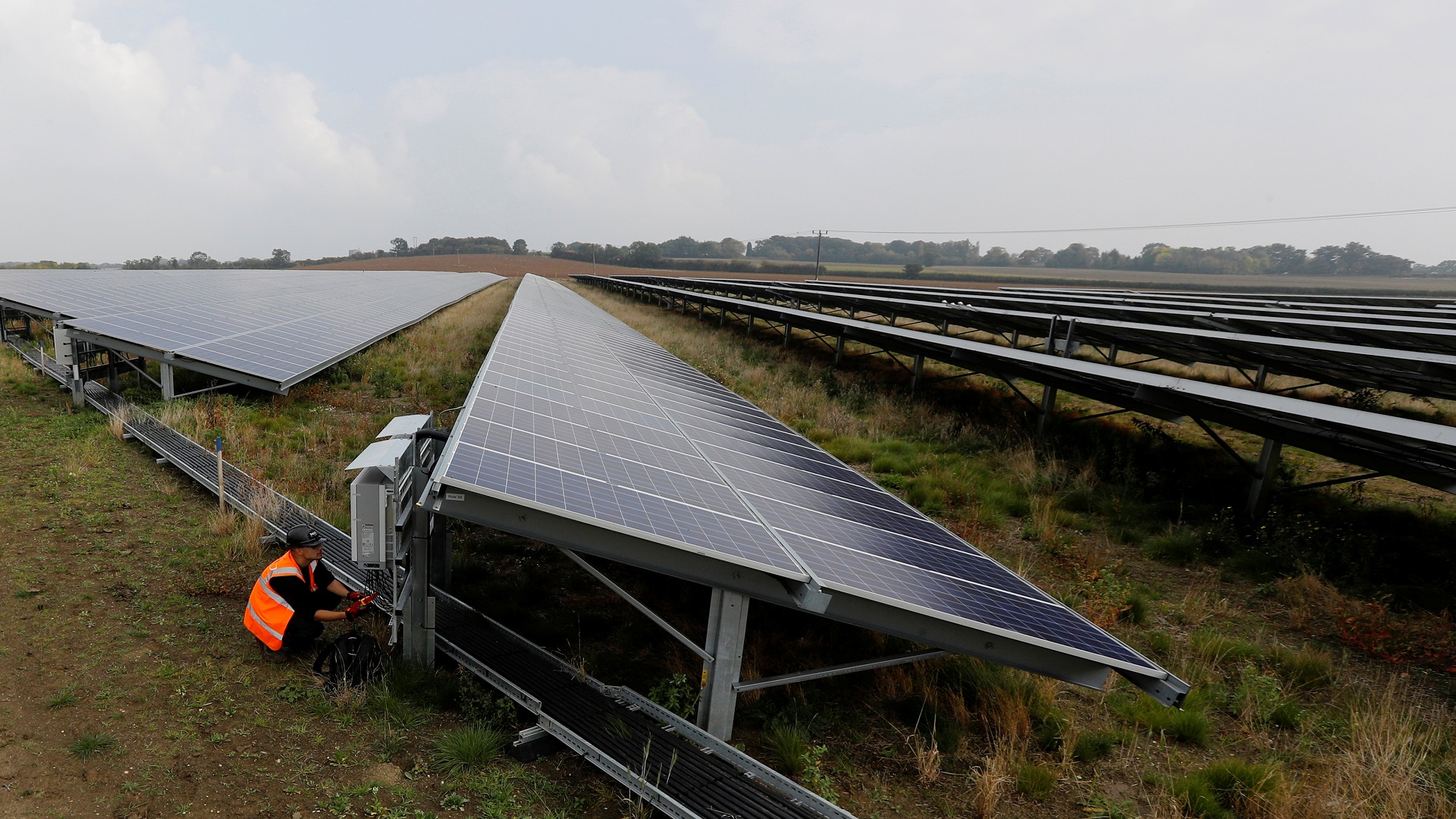 Britain opens first subsidy-free solar power farm – EMTV Online