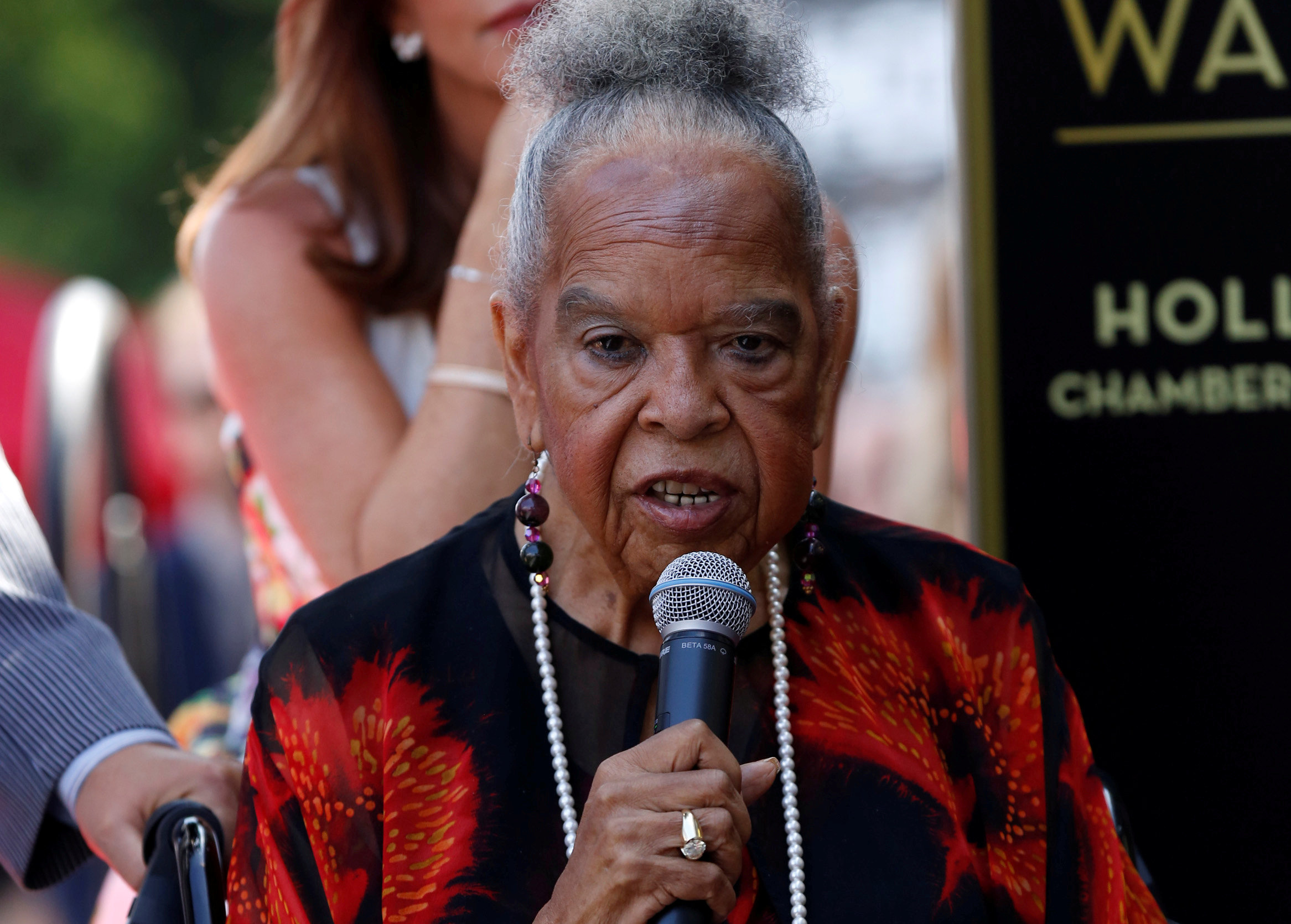 ‘touched By An Angel Actress Della Reese Dead At 86 Emtv Online