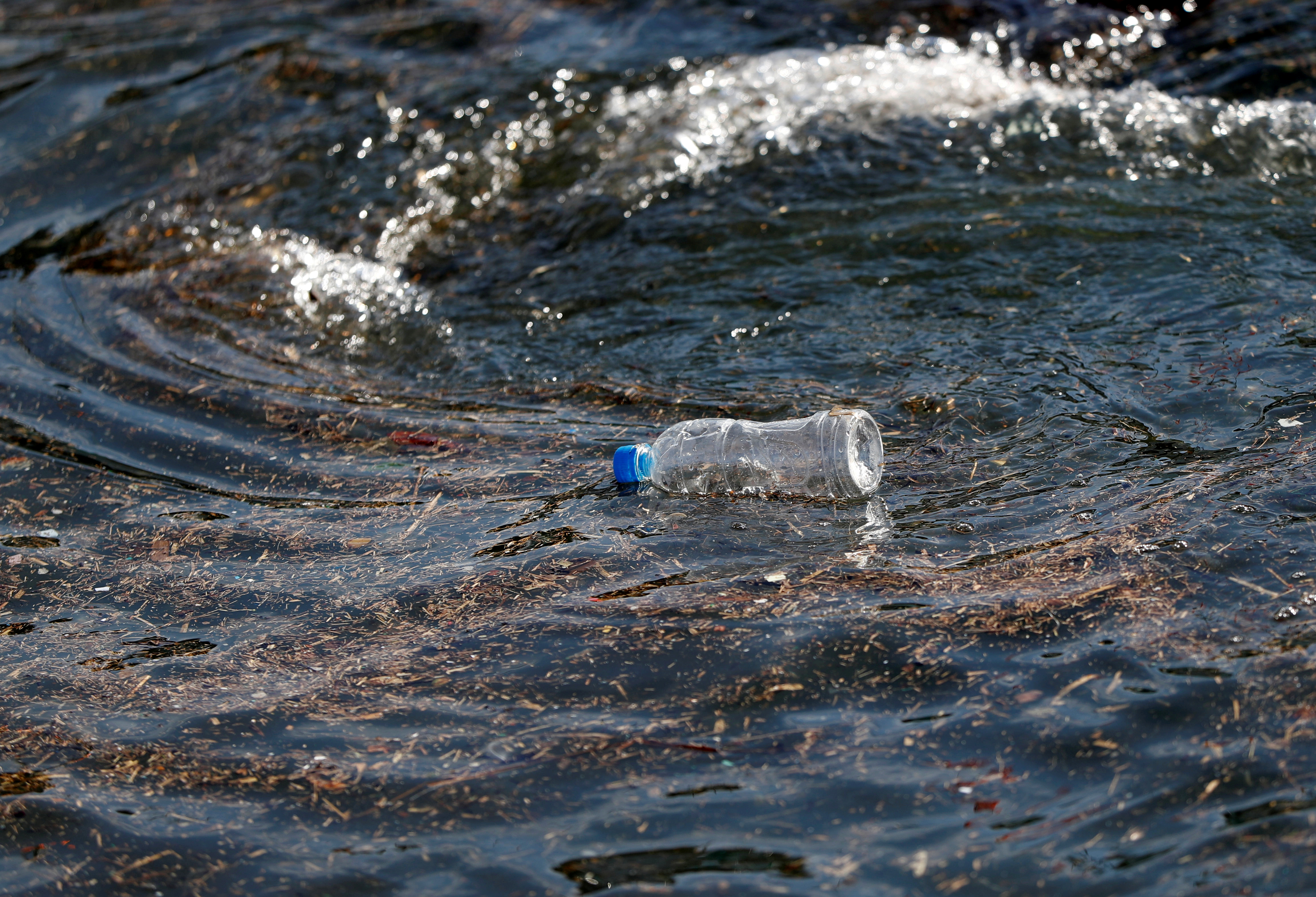 Plastic bottles vs. aluminum cans who'll win the global water fight